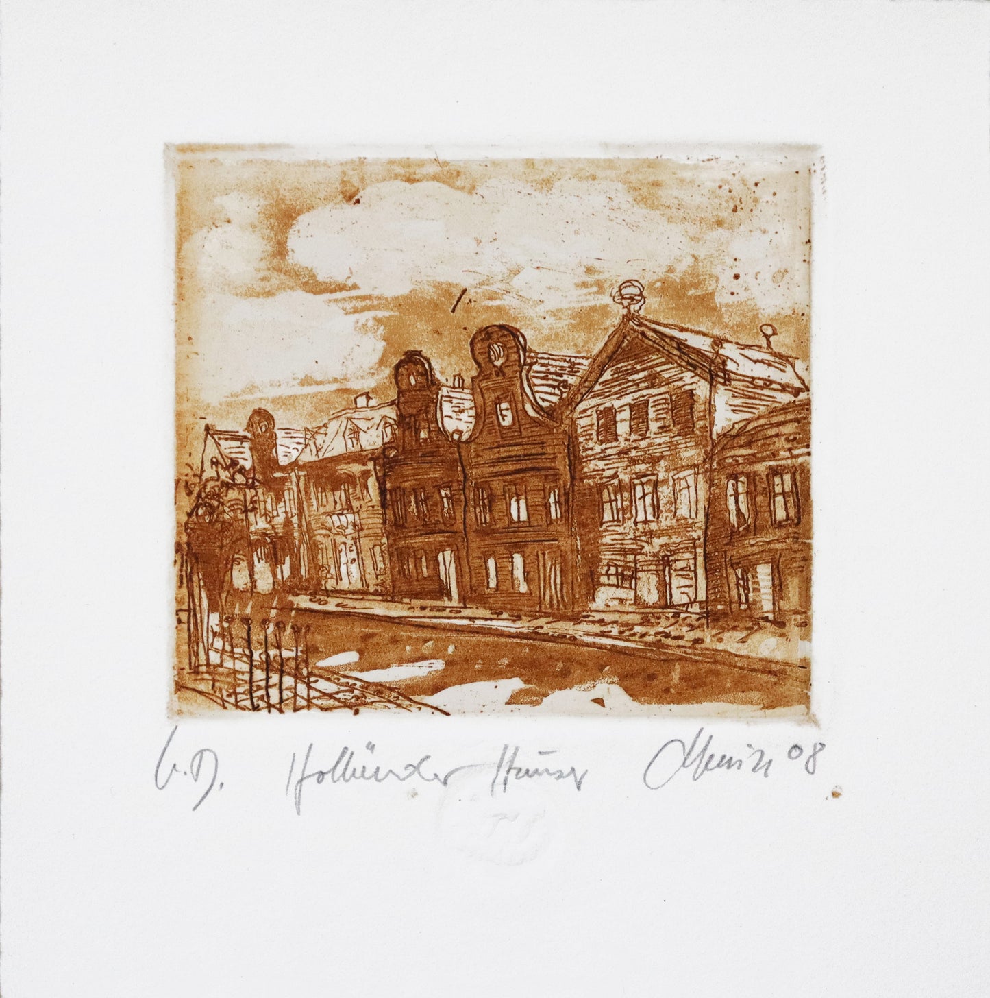 Radierung, signiert von Christian Heinze, Titel „Holländerhäuser“ – Farbige Radierung, Büttenpapier mit Büttenrand, Blick auf Häuser im Holländischen Viertel mit Straße im Vordergrund. Unten am Bildrand der Bildtitel, Prägestempel und Signatur. In Sepiatönen - erhältlich bei Galerie Waldbach - What The Artist Made
