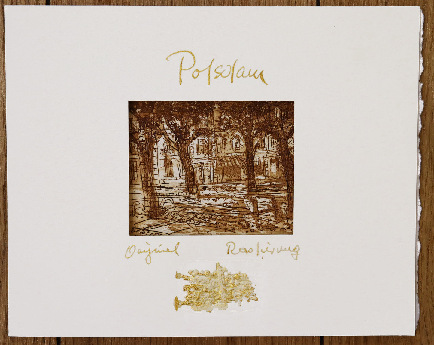 Radierung, signiert von Christian Heinze, Titel „Potsdam“ – Farbige Radierung, Ansicht des Passepartouts für die Radierung, mit Sichtausschnitt, Prägeemblem und kalligrafischem Titel - erhältlich bei Galerie Waldbach - What The Artist Made