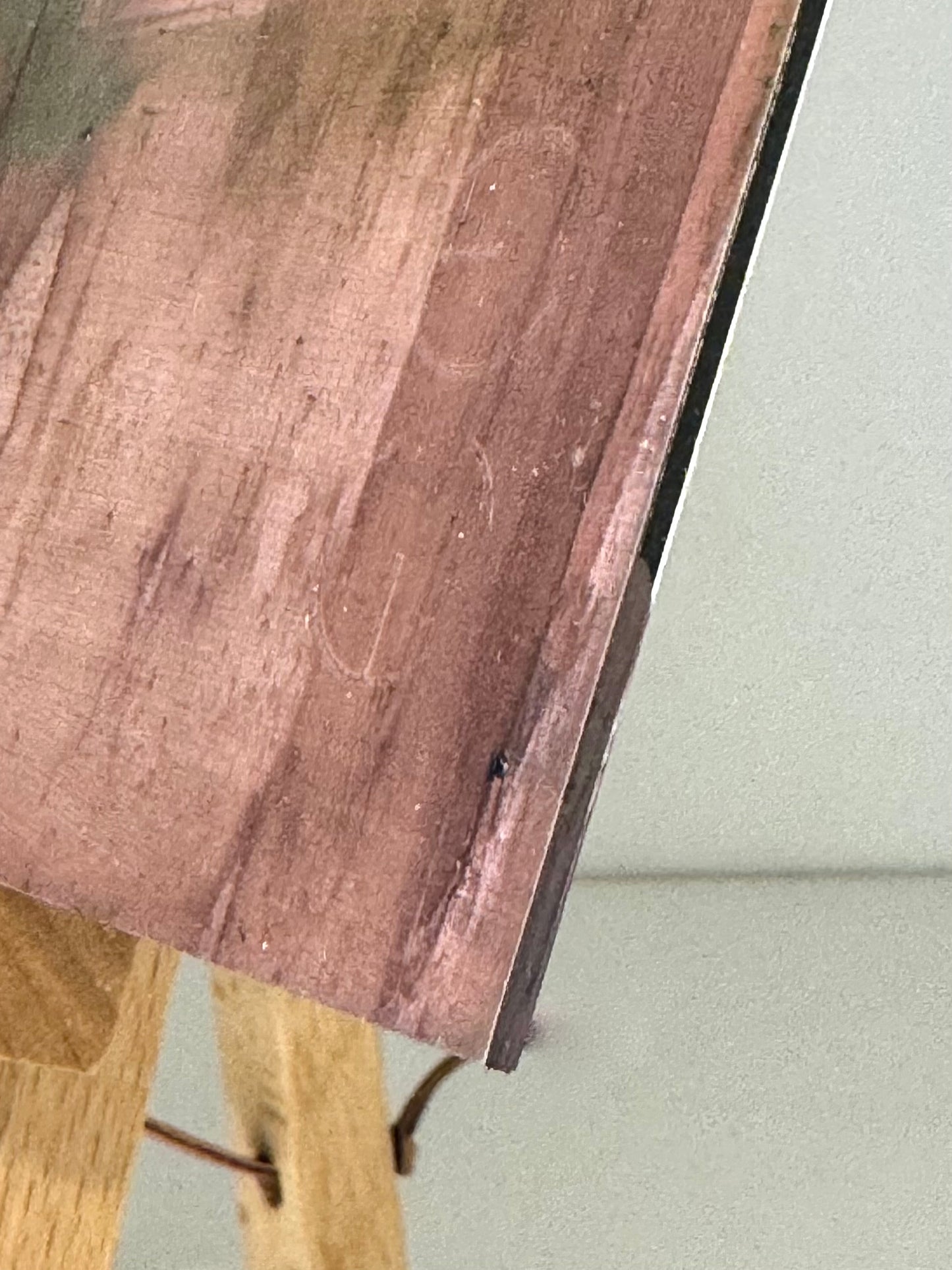 Detailaufnahme der Signatur von Eduard Warkentin, E W und des Dibond Panels