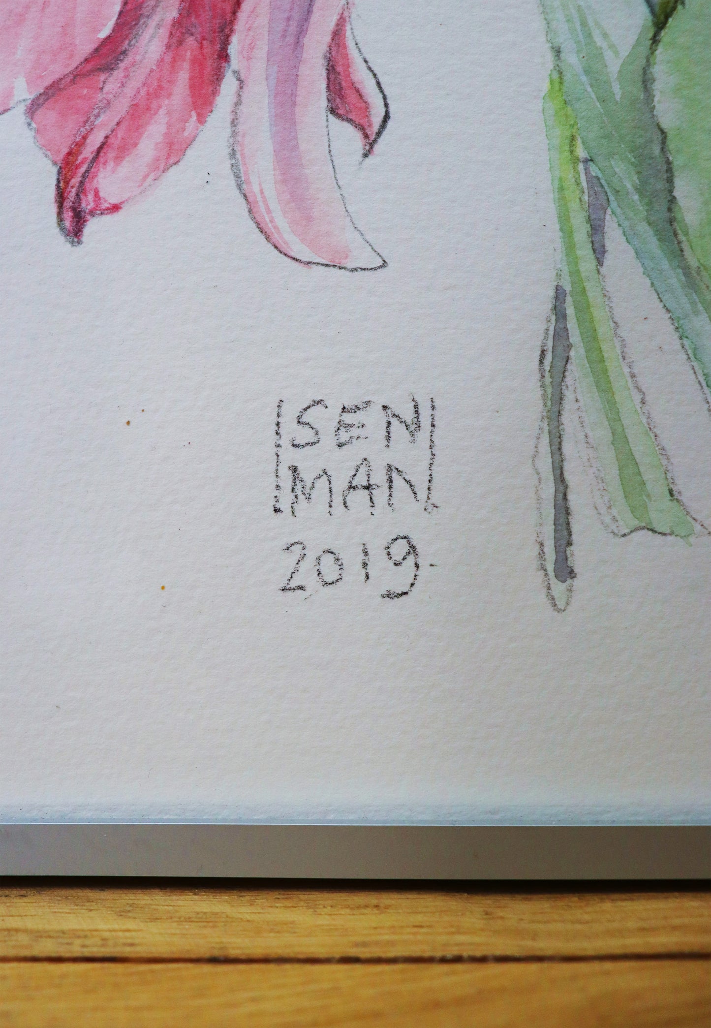 Original Aquarell Malerei - Gemälde von Heike Isenmann, ohne Titel - Detailansicht der Signatur „Isenmann 2019“ - Aquarell auf Papier, gerahmt, erhältlich bei Galerie Waldbach - What The Artist made
