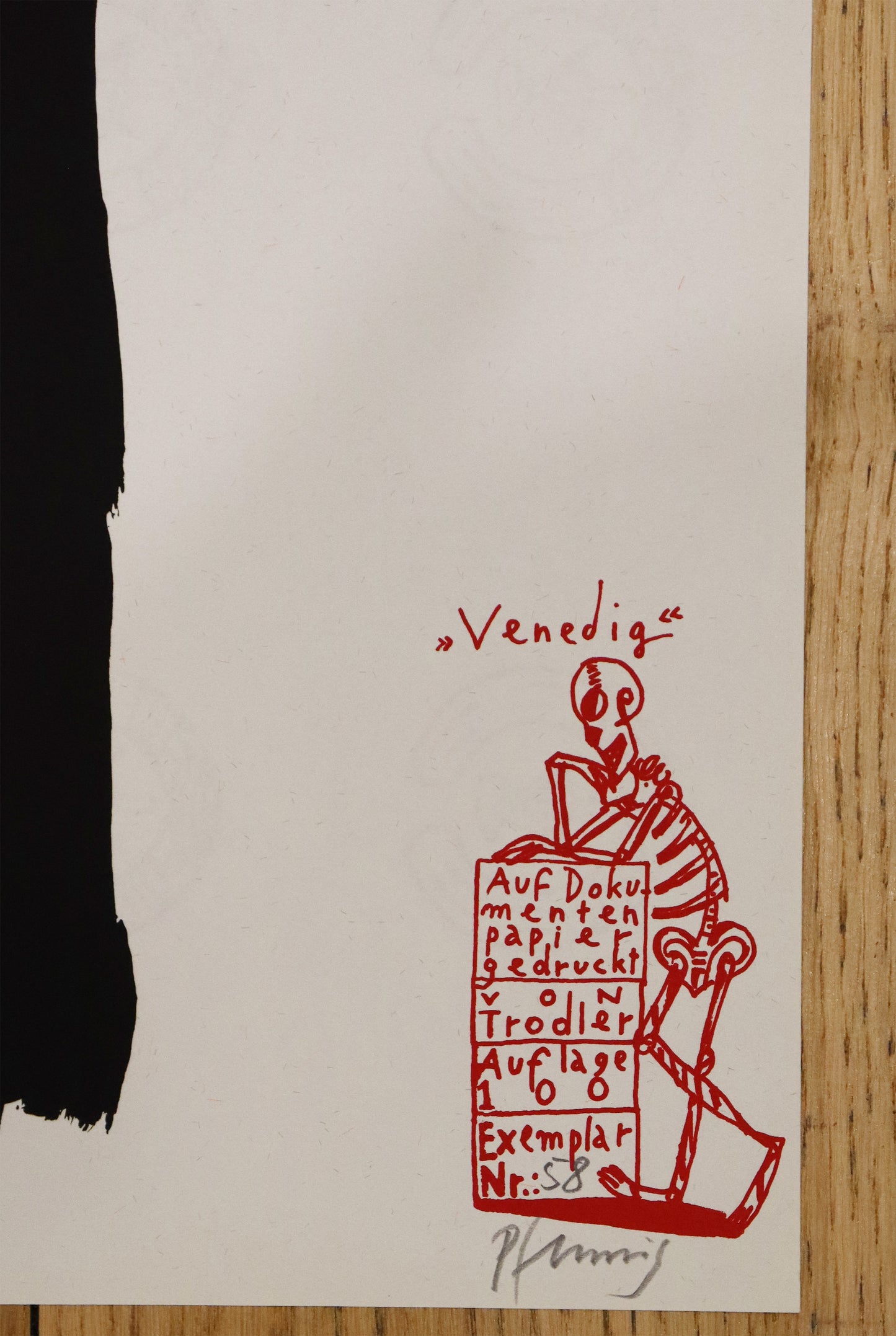 Druck Edition Trodler, von Wolf-Dieter Pfennig, Titel „Venedig“ – Detailaufnahme der Vignette von Trodler und Exemplarnummer, in rot, und Original Signatur Pfennig, Galerie Waldbach - What The Artist Made