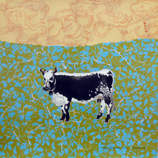 Original Malerei Mischtechnik / Collage und Zeichnung von Beret Hamann, Titel „Die gehörnte Kuh“ – schwarzweiße Kuh auf Collage, florale Muster, asiastisch, Titel und Signatur unten rechts, erhältlich bei Galerie Waldbach - What The Artist Made