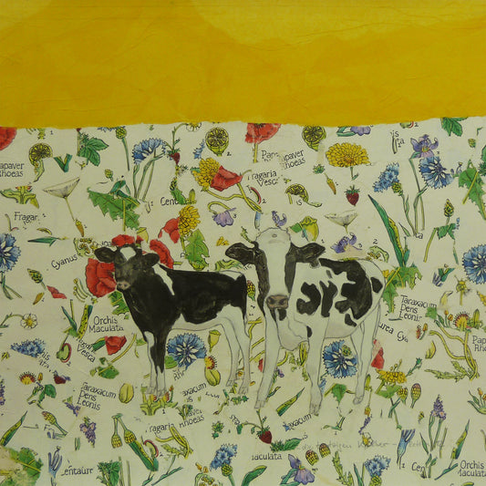 Original Malerei Mischtechnik / Collage und Zeichnung von Beret Hamann, Titel „Die trotzigen Kälber“ – zwei gefleckte Kälber auf floraler Collage, gelber Hintergrund, Titel und Signatur unten rechts, erhältlich bei Galerie Waldbach - What The Artist Made