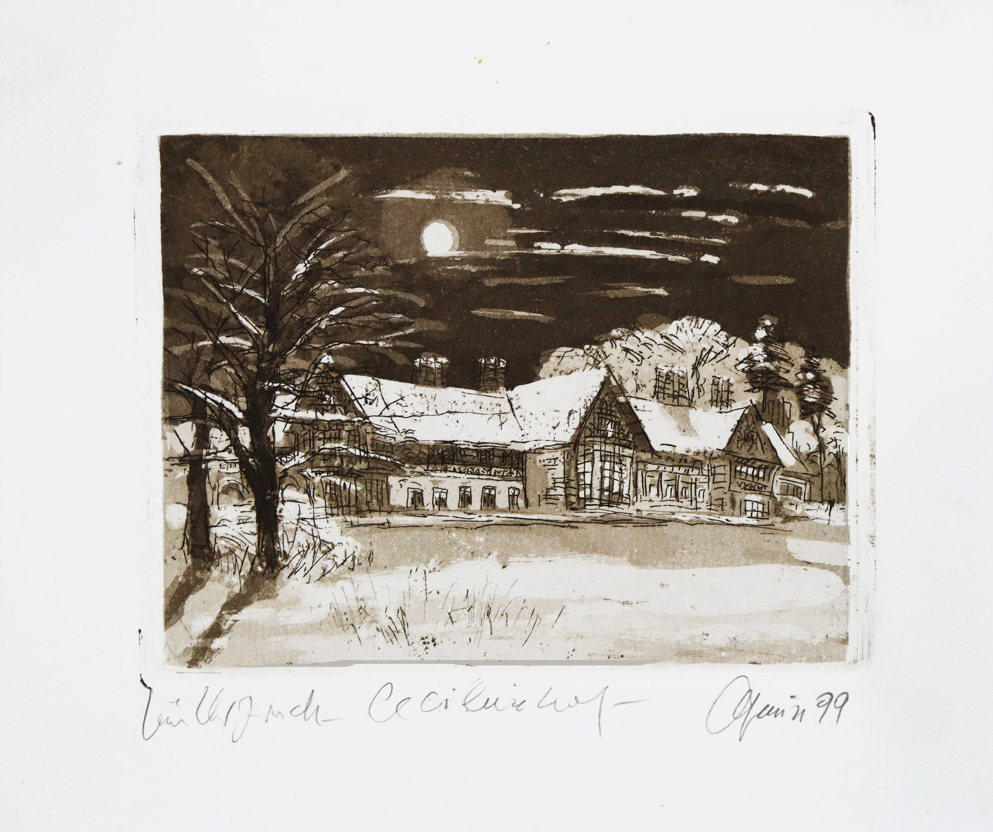 Radierung, signiert von Christian Heinze, Titel „Cecilienhof“ –  Farbige Radierung, Büttenpapier mit Büttenrand, Blick auf den Cecilienhof bei Nacht mit Vollmond, Parklandschaft im Vordergrund mit Bäumen, Winterlandschaft mit Schnee anmutend. Unten am Bildrand der Bildtitel und Signatur. In Sepiatönen - erhältlich bei Galerie Waldbach - What The Artist made