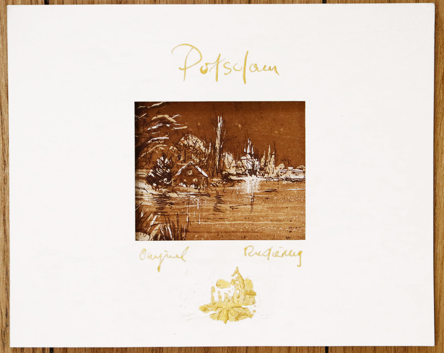 Radierung, signiert von Christian Heinze, Titel „Potsdam, Heiliger See“ – Farbige Radierung, Ansicht des Passepartouts für die Radierung, mit Sichtausschnitt, Prägeemblem und kalligrafischem Titel - erhältlich bei Galerie Waldbach - What The Artist Made