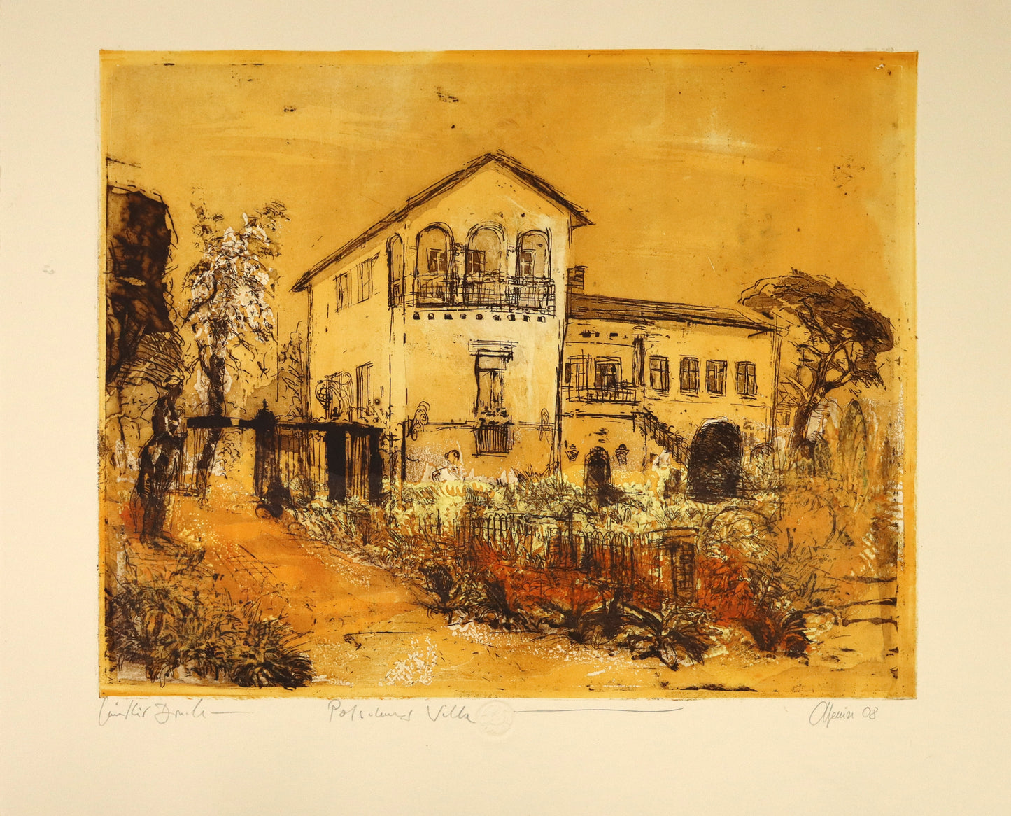 Radierung, signiert von Christian Heinze, Titel „Potsdamer Villa“ – Farbige Radierung, Büttenpapier mit Prägezeichen, Blick zur Villa Heydert, Villa Thiemann, Gebäude der Villa im Hintergrund, im Vordergrund Gartenanlage, Potsdamer historische Architektur. Unten am Bildrand der Bildtitel und Signatur. In Ockertönen - erhältlich bei What The Artist Made.