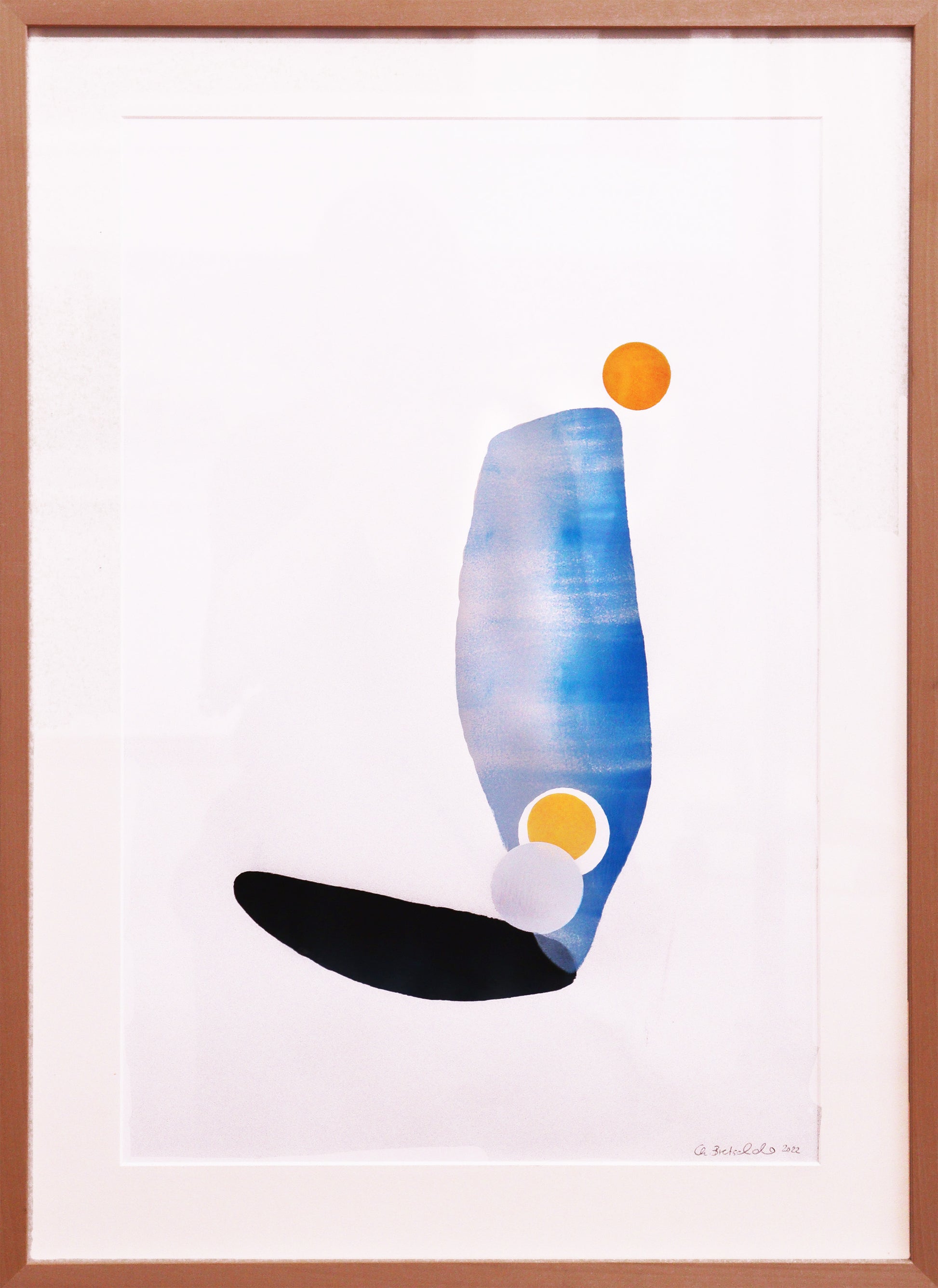 Original Monotypie von Christina Bretschneider, abstrakte Darstellung von Formen: blaue Form, stehend mit schwarzer Form liegend, wie ein Schatten. Kreisformen in gelb, orange und grau  dazu platziert. Auf weißem Papiergrund. Monotypie auf Papier, unten rechts Signatur, erhältlich bei Galerie Waldbach - What The Artist Made