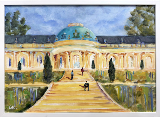 Original Öl-Malerei, Gemälde von Corina Kroh, Titel „Schloss Sanssouci“ – Stadt-Landschaft mit Blick auf Schloss Sanssouci, drei Menschen auf den Treppen, Aufblick von der Parkseite, in Potsdam Sanssouci Park, Ocker und Grün, Acryl auf Leinwand, erhältlich bei Galerie Waldbach - What The Artist Made