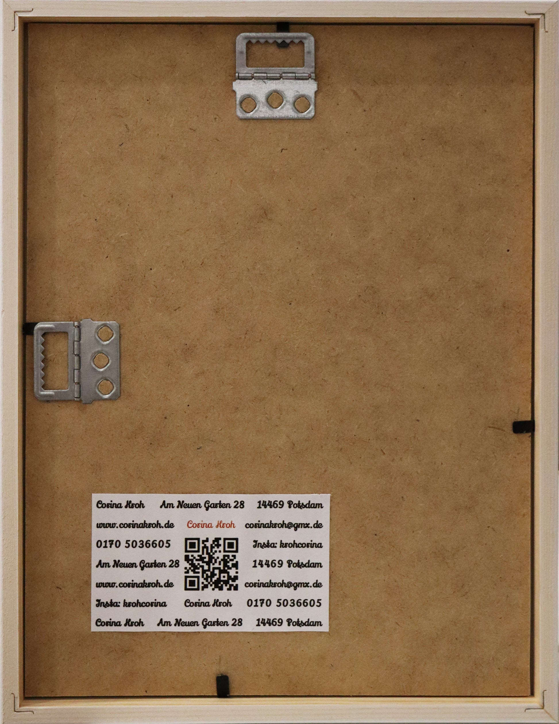 Original Aquarell-Malerei, Gemälde von Corina Kroh, Titel „Glienicker Brücke" – Ansicht der Rückseite des Rahmens mit Kontaktdaten zur Künstlerin - erhältlich bei Galerie Waldbach - What The Artist Made