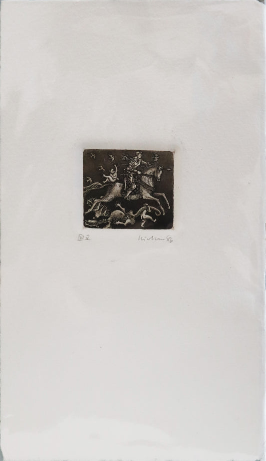 Radierung, signiert von Gernot Richter – Radierung auf Büttenpapier mit Büttenrand, Darstellung eines Ritters auf Pferd mit Lanze, über eine besiegte Kreatur reitend (vermutlich Drache). Umgeben von zwei Kindern und Vögeln. Unterhalb der Radierung Signatur, Titel und "Orig. Rad.". Erhältlich bei Galerie Waldbach - What The Artist Made