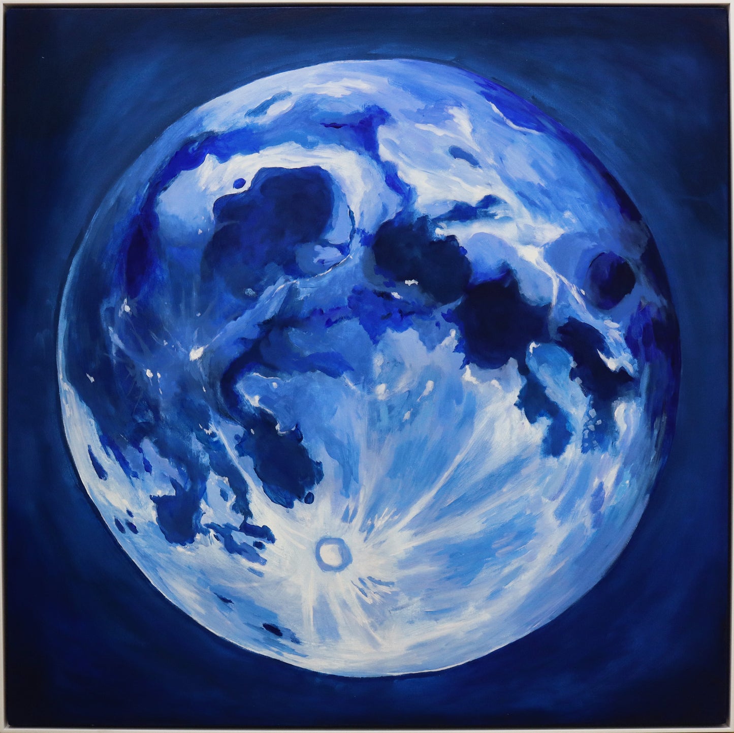 Original Acryl-Malerei, Gemälde von Lisa Steimbrück, Titel „Luna V“, Darstellung des Erdenmondes in Blautönen mittig auf quadratischer Leinwand, Acryl auf Leinwand, erhältlich bei Galerie Waldbach - What The Artist Made
