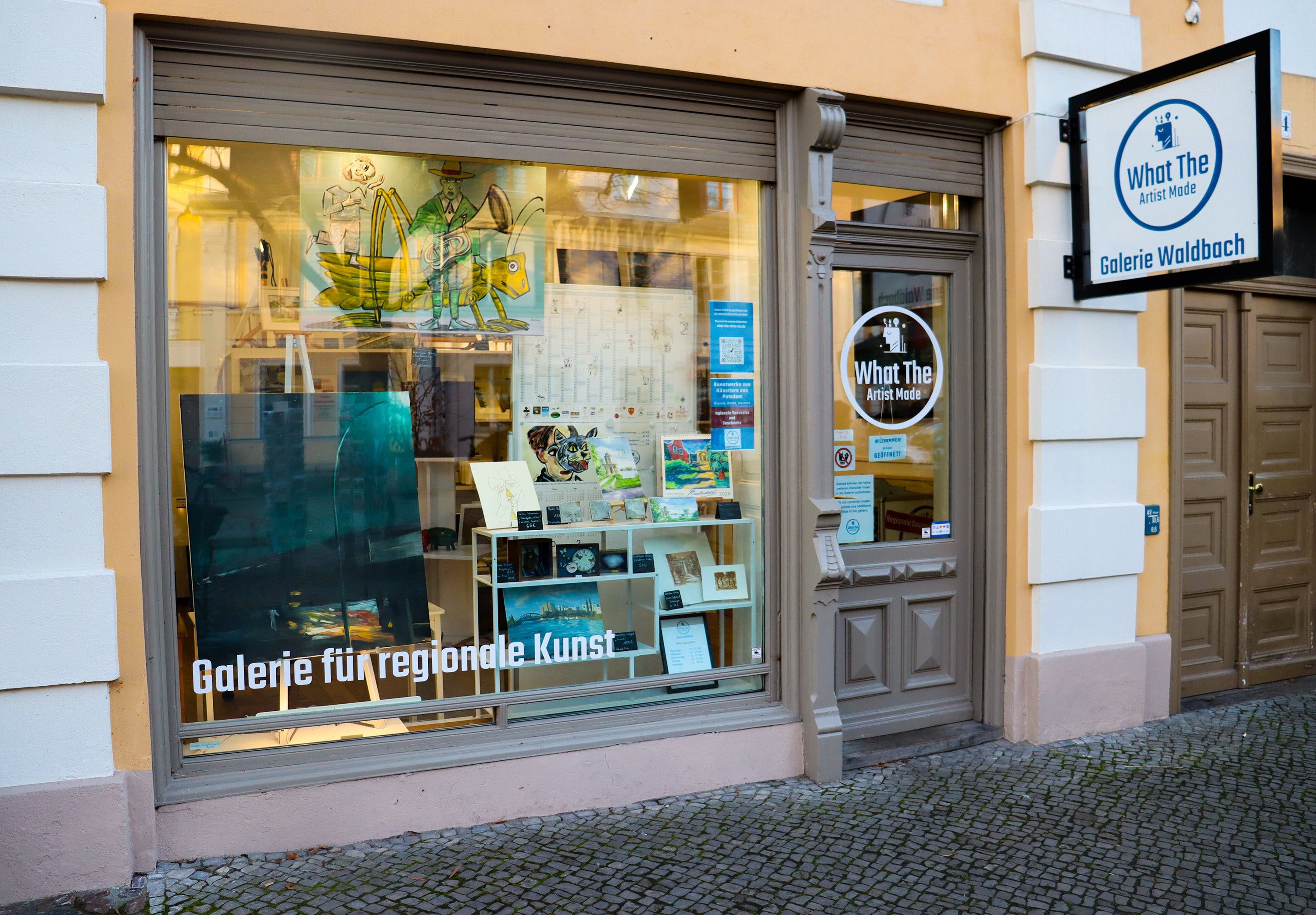 Ansicht des Schaufensters und Eingangs der Galerie in Potsdam, Dortustraße