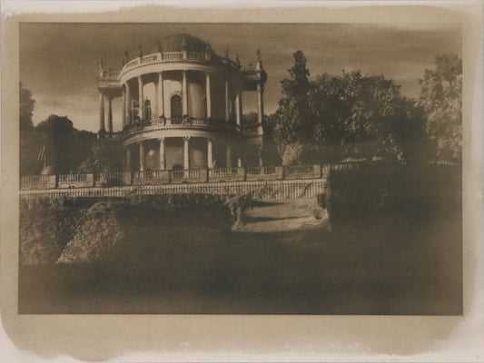 Original Fotografie, von Uwe Paul Schulze, Titel „Belvedere Klausberg“ – Ansicht vom Belvedere in Potsdam, in Schutzhülle, erhältlich bei What The Artist Made